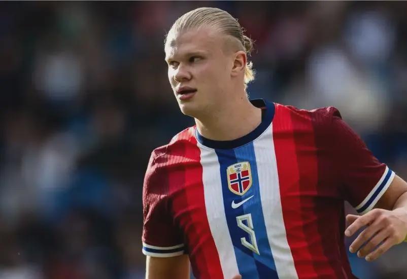 世界羽联年度最佳候选公布：石宇奇领衔佳男，陈雨菲王祉怡入围