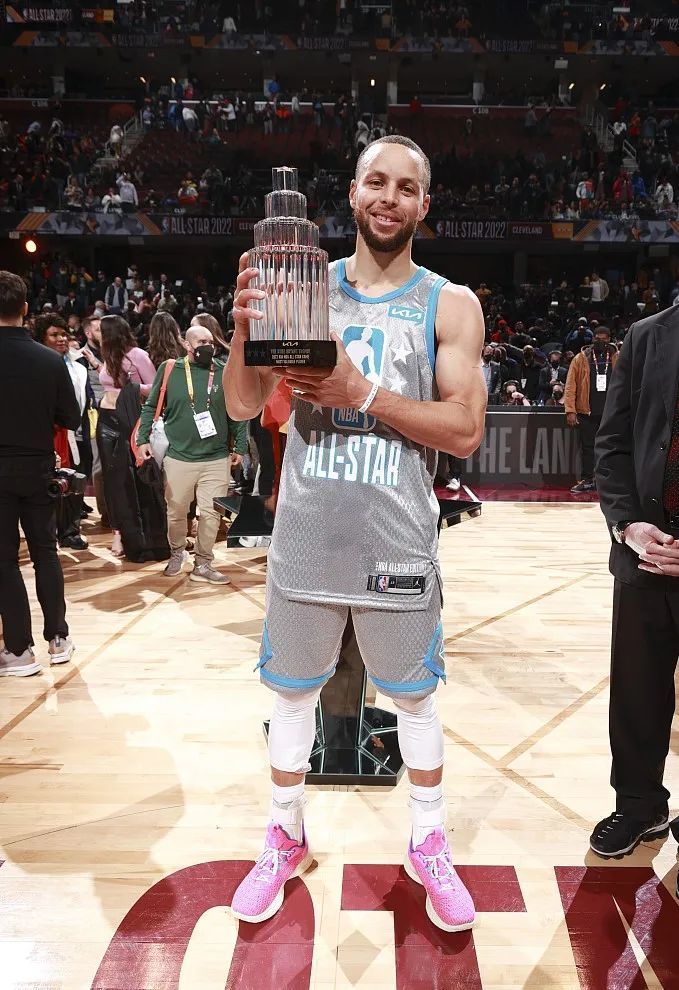 罗马诺：拜仁后卫博埃近期再次被推荐给尤文（罗马诺称：拜仁后卫博埃近日再度被推荐至尤文图斯）