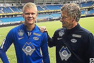 米体：联赛14轮不胜，佛罗伦萨多名球员及其家人遭死亡威胁