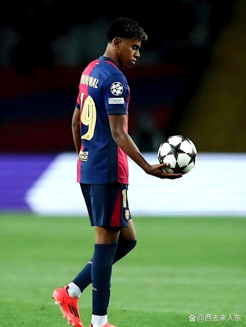 仅次于拉莫斯和魔笛，佩里西奇是欧冠打入点球第三年长的球员（佩里西奇位列拉莫斯、魔笛之后，成欧冠点球破门第三年长球员）