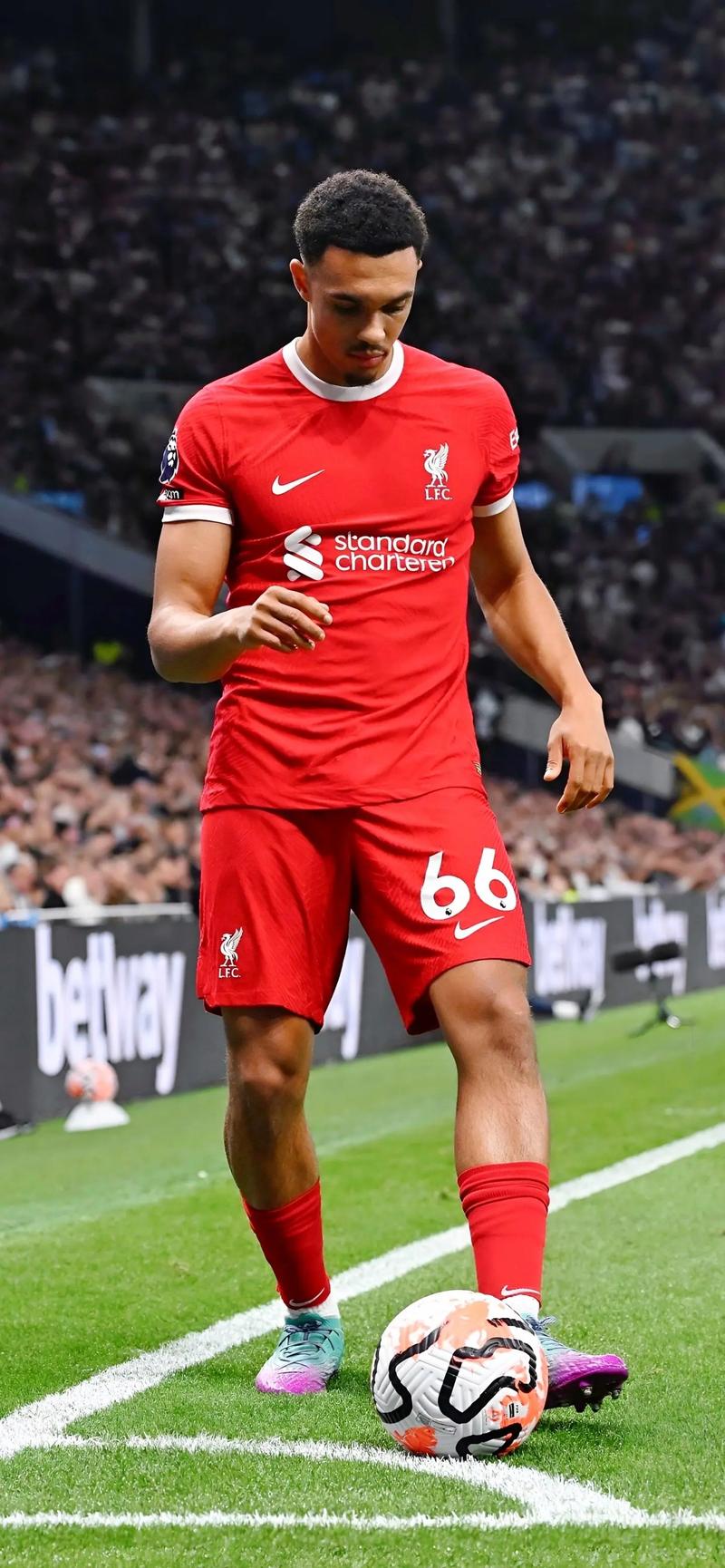 西班牙人vs塞维利亚：基克-加西亚、卡夫雷拉首发，贾努扎伊、索乌出战（西班牙人迎战塞维利亚：基克-加西亚、卡夫雷拉先发，贾努扎伊、索乌登场）