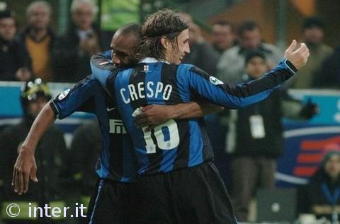 佩工：皮球先打在球员身上再弹到手上，裁判硬造了一个点球（佩工：球先中身体再碰手臂，主裁强行判点球）