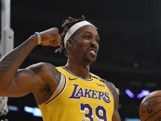 3-2大逆转，AC米兰让二追三+3连胜登顶，27岁替补奇兵10分钟2球（AC米兰3-2逆转翻盘，三连胜登顶，27岁替补10分钟梅开二度）