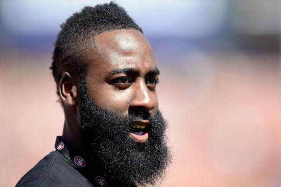 保加利亚传奇佩内夫被紧急送往肿瘤医院治疗，他曾患有睾丸癌（保加利亚名宿佩内夫紧急送至肿瘤医院救治，曾有睾丸癌病史）