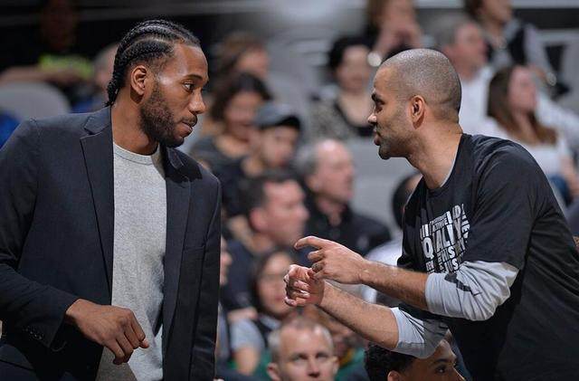 官方：那不勒斯中场安古伊萨当选意甲10月最佳球员（官宣：那不勒斯中场安古伊萨获评意甲十月最佳球员）